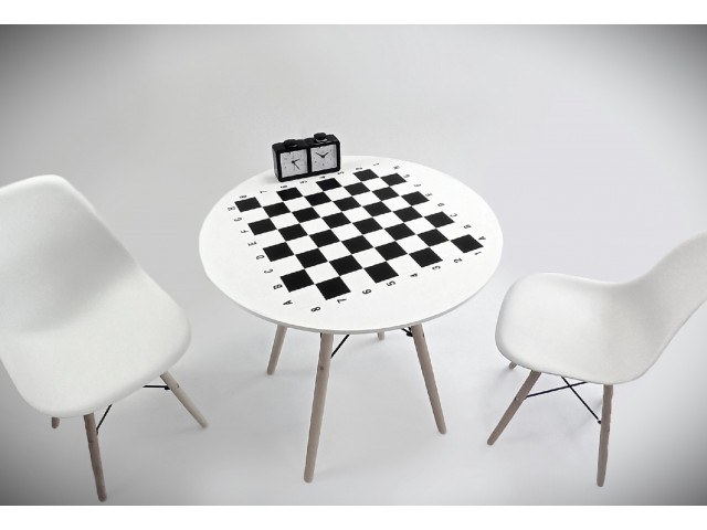 Шахматный уголок с круглым столом